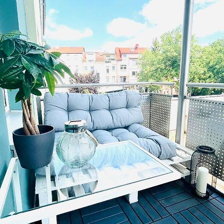 Renoviertes Apartment in zentraler Lage - WLAN, Netflix, Küche und Queensize-Bett für 4 Gäste Erfurt Exterior foto